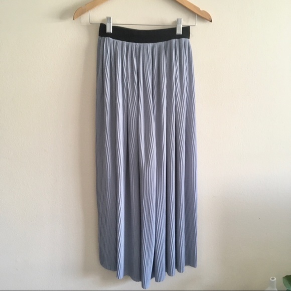 ZARA Pleated Pants - Picture 2 of 7